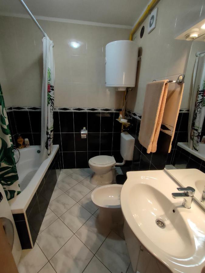 Apartman Bela Pula Exterior foto