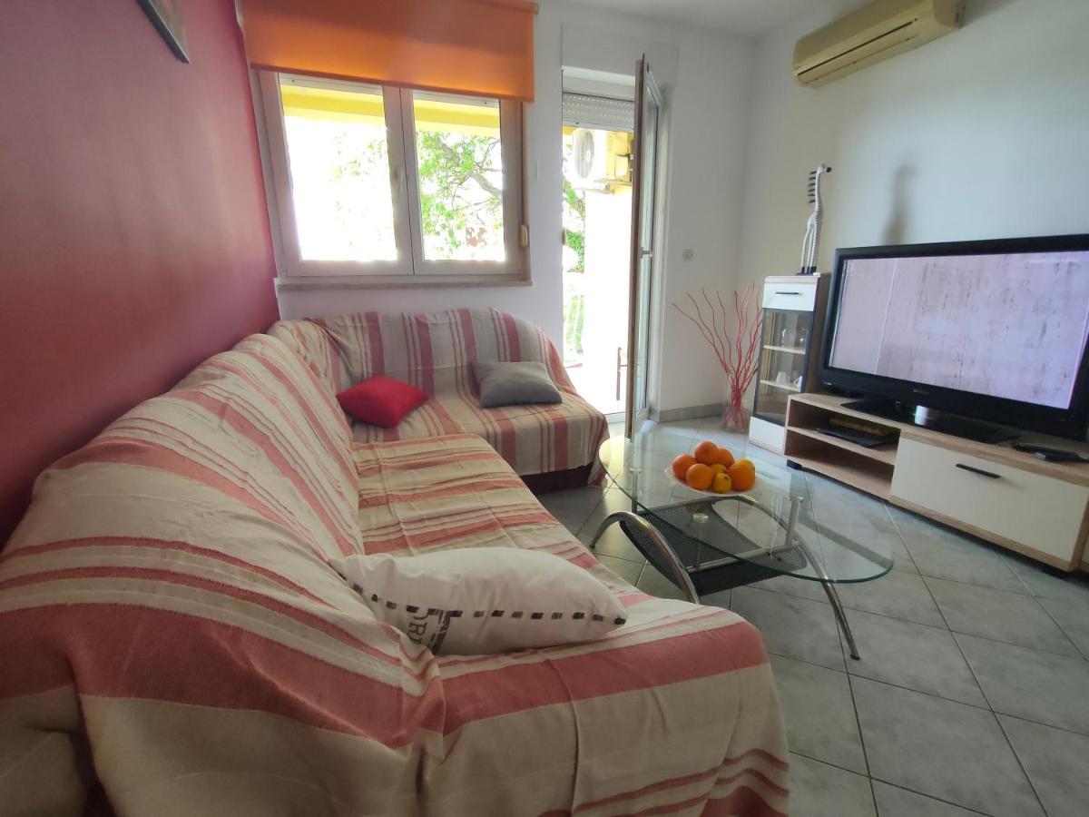 Apartman Bela Pula Exterior foto